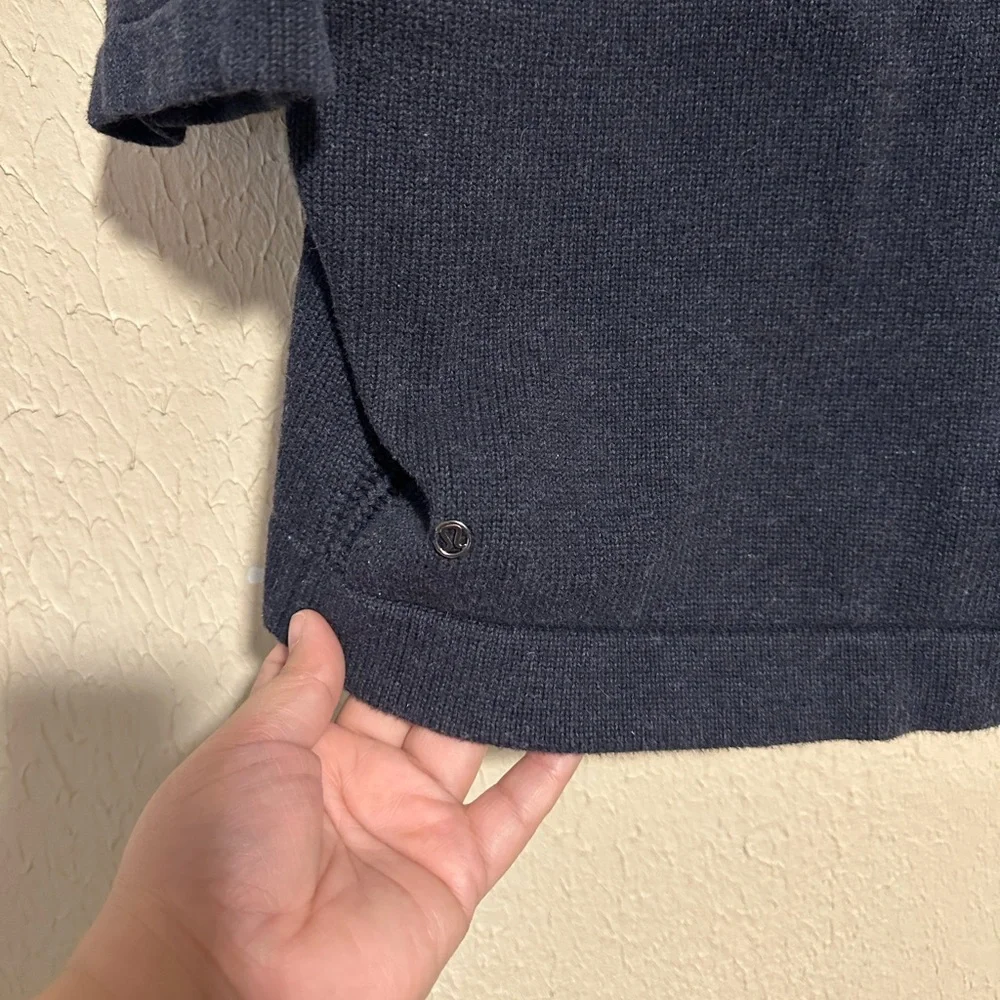 Lululemon Bhakti Reality Short Sleeve Sweater Size 8‎ Navy